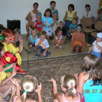 Kuckó, július - "Játék az egész Ház"