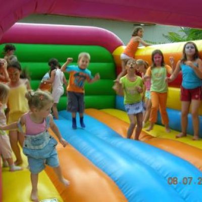 Kuckó, július - "Játék az egész Ház"