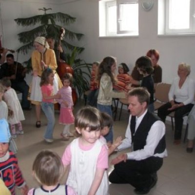 Nevenincs majális