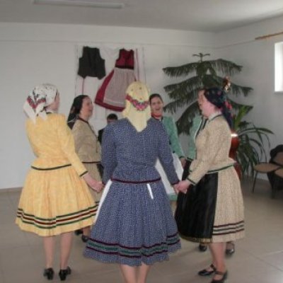Nevenincs majális
