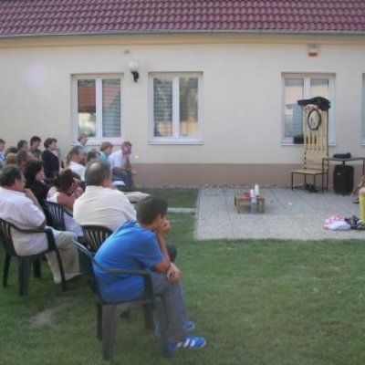Színház és zongorakoncert