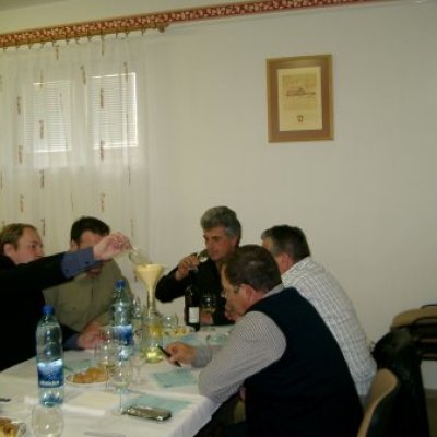 6.JÁRÁSI BORKÓSTOLÓ