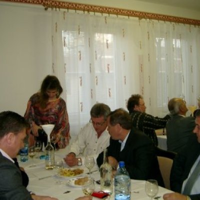 6.JÁRÁSI BORKÓSTOLÓ
