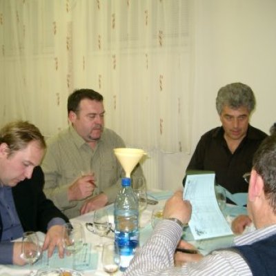 6.JÁRÁSI BORKÓSTOLÓ