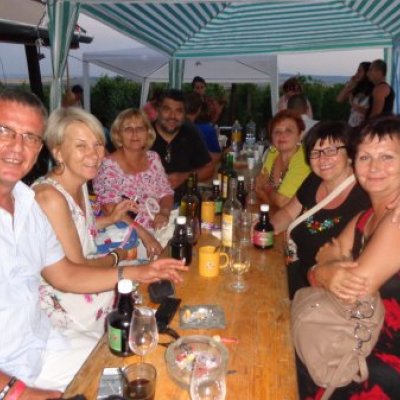 TARTSON VELÜNK a VI. Kürti Borfesztiválra